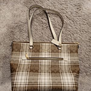 Coach Gallery Tote in Signature Canvas with Plaid Print